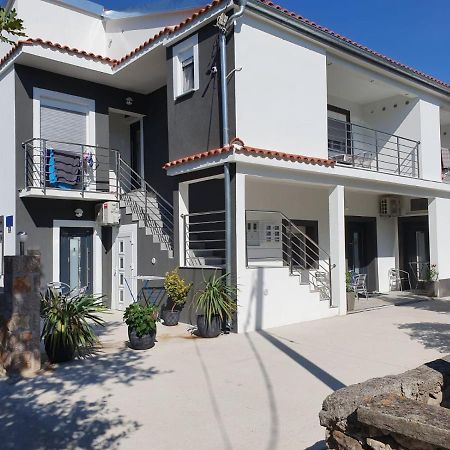 Jeli Apartments Starigrad Paklenica Εξωτερικό φωτογραφία