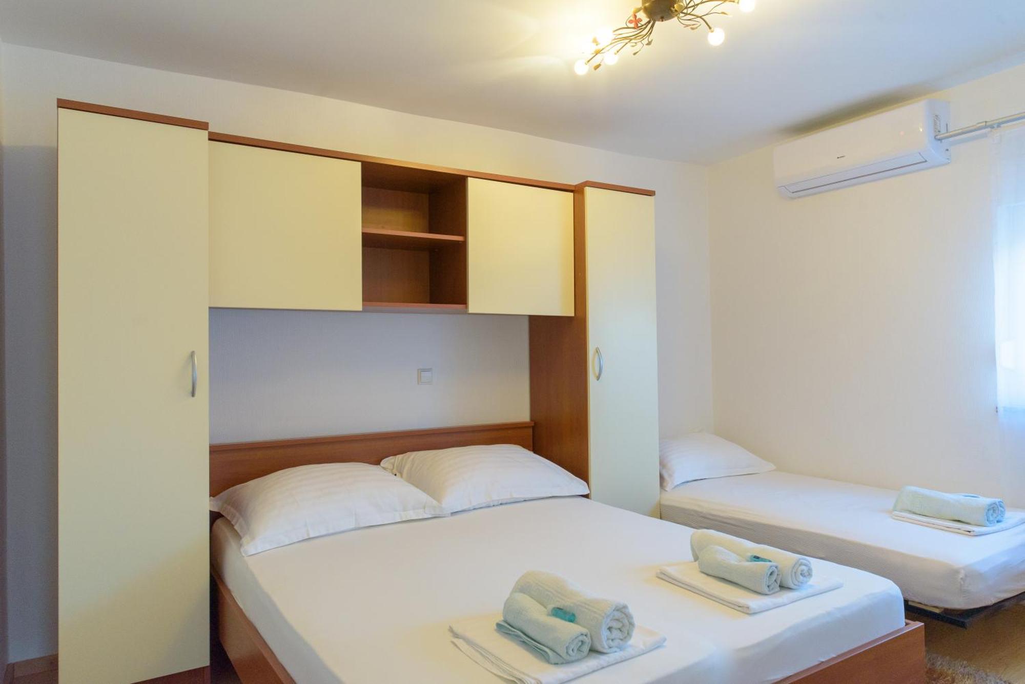 Jeli Apartments Starigrad Paklenica Δωμάτιο φωτογραφία